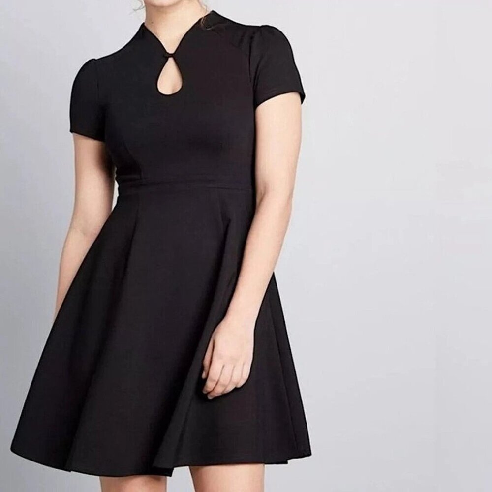 ModCloth High Society black fit and flare stretchy dress size large.